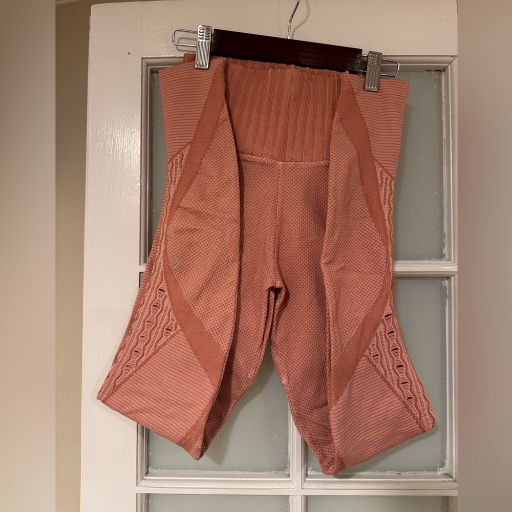 NUX Coral Textured Active Shorts